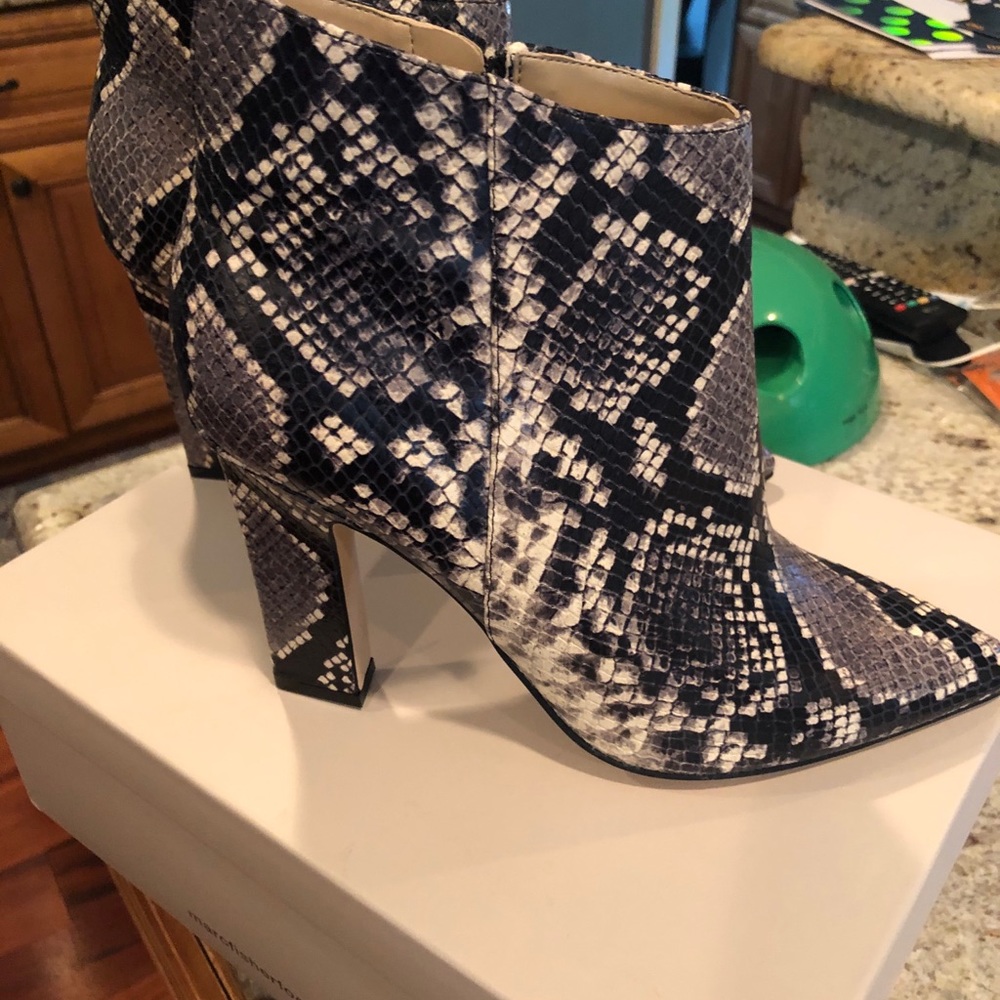 Marc Fisher snakeskin booties size 9 NIB